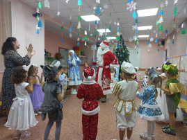 Новогодние утренники Новогодние утренники.