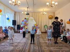 Поздравление от малышей Поздравление от малышей.